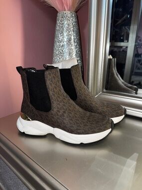 Michael Kors Monogram Chelsea Sneaker Boots Brown/Black
